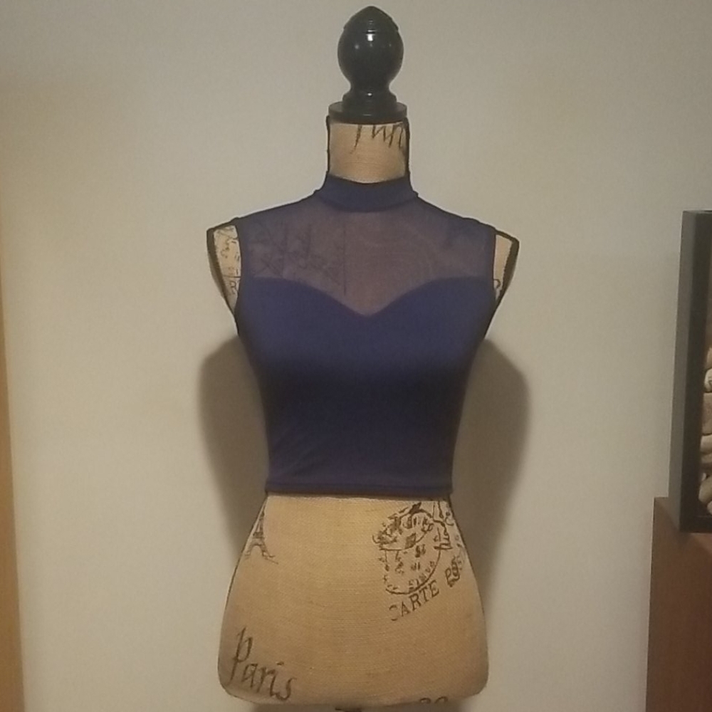 💙 Navy crop top sweetheart keyhole back